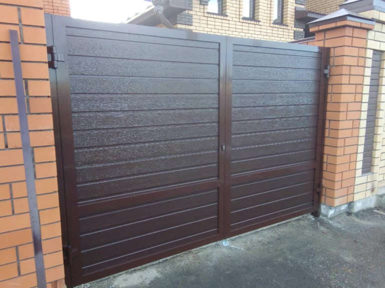 Распашные ворота из сендвич-панелей 20